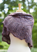 Load image into Gallery viewer, Circular Flower Shawl