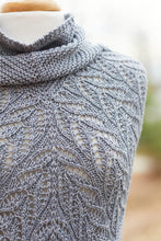 Load image into Gallery viewer, Chunky Lace Cowl